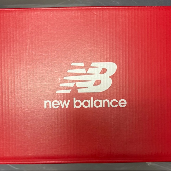 New Balance Dynasoft Nergize sport V2 Women's Athletic Shoes in White and Silver - Picture 3 of 3